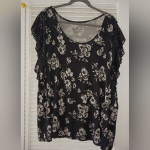 Torrid super soft knits blouse 3xl black with white flowers